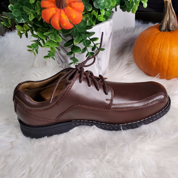 Dockers Classic Brown Leather Oxfords - Picture 5 of 6